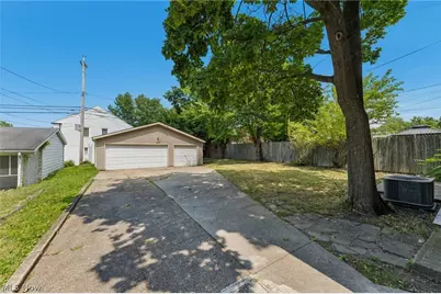 16809 Scottsdale Boulevard, Huber Heights, OH 44120 - Photo 6