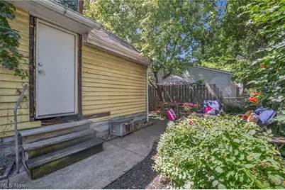 852 Starkweather, Loveland, OH 44113 - Photo 28