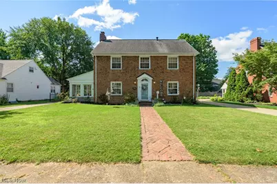 228 Kenwick Drive, Akron, OH 44313 - Photo 2