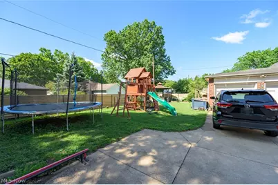228 Kenwick Drive, Akron, OH 44313 - Photo 38