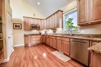 6960 Sturbridge Drive, Concord Twp, OH 44077 - Photo 4