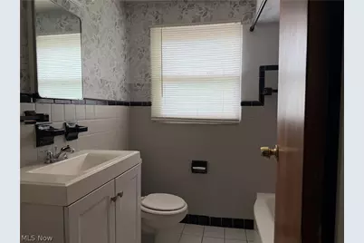 294 E 235th Street, Euclid, OH 44123 - Photo 12