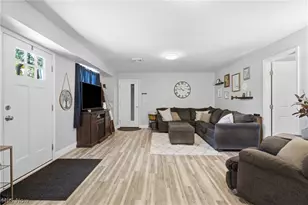 1846 Edwards Dr, Akron, OH 44306 - Photo 10