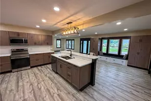 105 E Vermont Ave, Sebring, OH 44672 - Photo 6