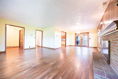 2912 Edelweiss Drive NW, Sugarcreek, OH 44681 - Photo 4