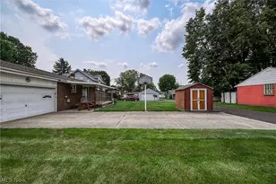 1931 Taft Ave NE, Canton, OH 44705 - Photo 38