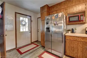 328 10th St NW, New Philadelphia, OH 44663 - Photo 2