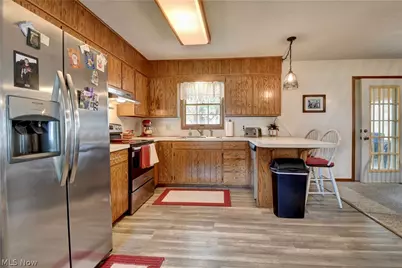 328 10th Street NW, New Philadelphia, OH 44663 - Photo 4