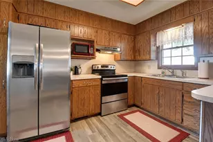 328 10th St NW, New Philadelphia, OH 44663 - Photo 10