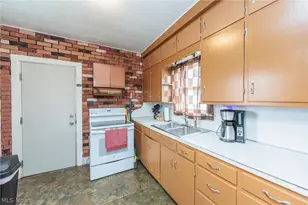 118 Hickory St, Bellevue, OH 44811 - Photo 8