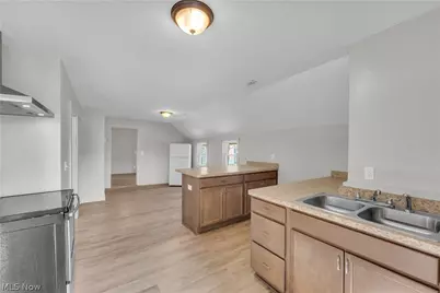3187 W 44th Street #2/UP, Loveland, OH 44109 - Photo 8