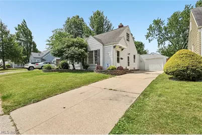 1666 Thornapple Avenue, Akron, OH 44301 - Photo 1