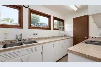 1117 Clark Street, Cambridge, OH 43725 - Photo 12