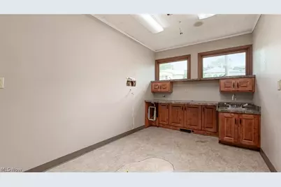 1117 Clark Street, Cambridge, OH 43725 - Photo 10