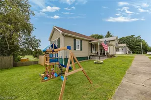 362 Cahalen St, Crooksville, OH 43731 - Photo 4
