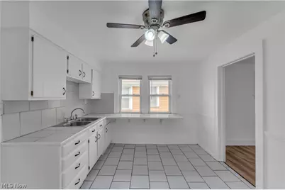 382 E 161st Street #2/UP, Loveland, OH 44110 - Photo 6
