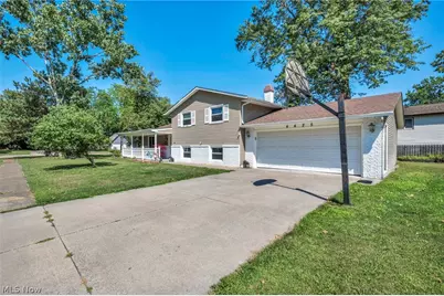 4425 Queen Anne Avenue, Lorain, OH 44052 - Photo 2