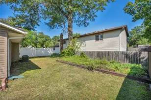 4425 Queen Anne Ave, Lorain, OH 44052 - Photo 6