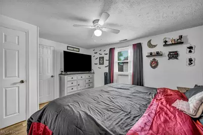 4425 Queen Anne Avenue, Lorain, OH 44052 - Photo 28