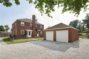 2007 31st St NW, Canton, OH 44709 - Photo 2