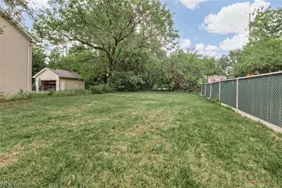 7902 Melrose Avenue, Loveland, OH 44103 - Photo 2