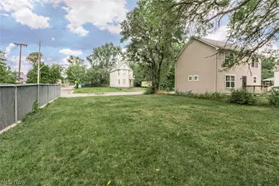 7902 Melrose Avenue, Loveland, OH 44103 - Photo 4
