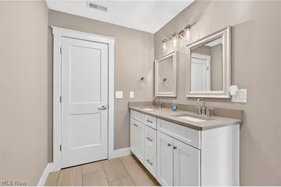 4286 Saint Theresa Boulevard, Avon, OH 44011 - Photo 32