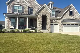 32634 Royal Troon Dr, Avon Lake, OH 44012 - Photo 2