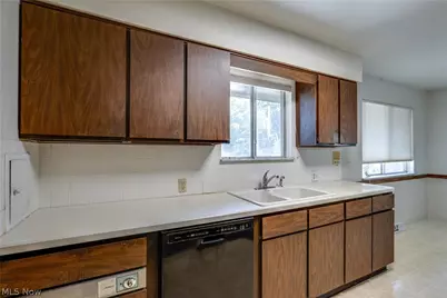 1512 Tiffany Circle, Akron, OH 44313 - Photo 20