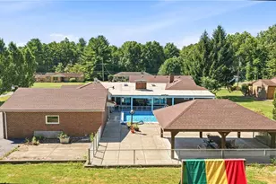 7073 Stewart Sharon Rd, Hubbard, OH 44425 - Photo 2