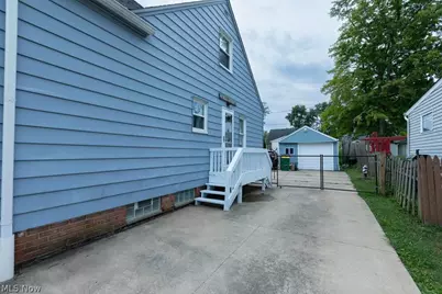 472 E 329th Street, Willowick, OH 44095 - Photo 24