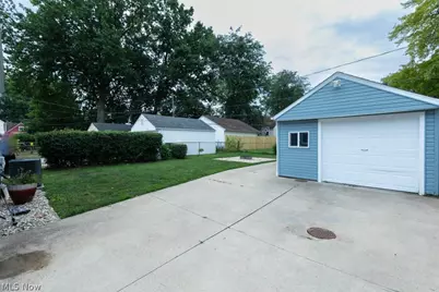 472 E 329th Street, Willowick, OH 44095 - Photo 32