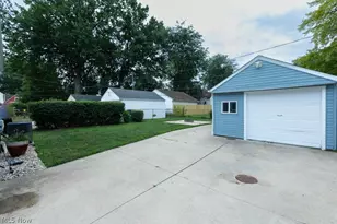 472 E 329th St, Willowick, OH 44095 - Photo 32