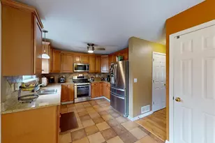2147 Tuck's Trak Dr, Loveland, OH 44102 - Photo 10