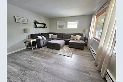 165 Stevenson Avenue, Akron, OH 44312 - Photo 2