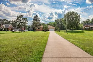 5102 W Mill Rd, Grandview Heights, OH 44147 - Photo 1