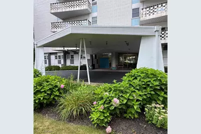275 N Portage Path, Akron, OH 44303 - Photo 2