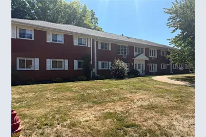 2 Meadowlawn Drive #8, Mentor, OH 44060 - Photo 2