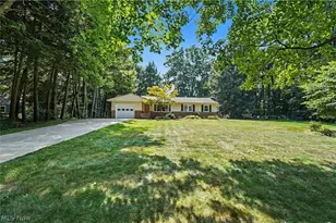 38600 Berkshire Hills Dr, Willoughby Hills, OH 44094 - Photo 2