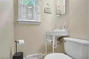 38600 Berkshire Hills Dr, Willoughby Hills, OH 44094 - Photo 26