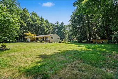 38600 Berkshire Hills Drive, Willoughby Hills, OH 44094 - Photo 4