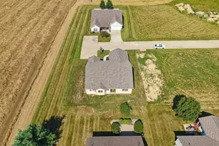 230 Clifton Ln, Rittman, OH 44270 - Photo 4