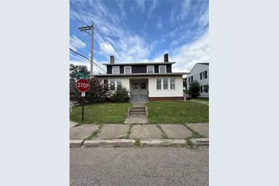 301-303 Roslyn Avenue NW #303, Canton, OH 44708 - Photo 2