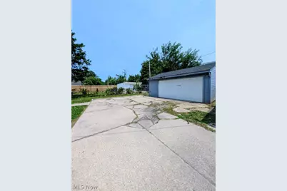 3233 W 52nd Street, Loveland, OH 44102 - Photo 2