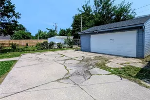 3233 W 52nd St, Loveland, OH 44102 - Photo 2
