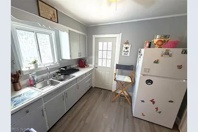 274 Bon Air Avenue, Elyria, OH 44035 - Photo 6