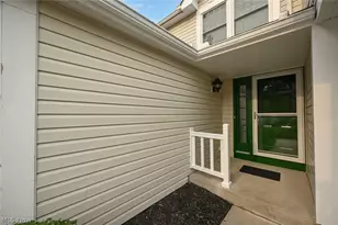 1033 Sunhaven Dr, Medina, OH 44256 - Photo 2