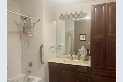 6800 Strathmore Drive, Valleyview, OH 44125 - Photo 24