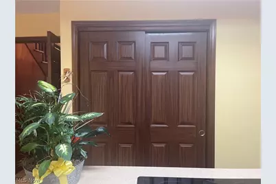 6800 Strathmore Drive, Valleyview, OH 44125 - Photo 20