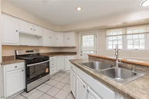 112 Arlington Cir, Wickliffe, OH 44092 - Photo 12